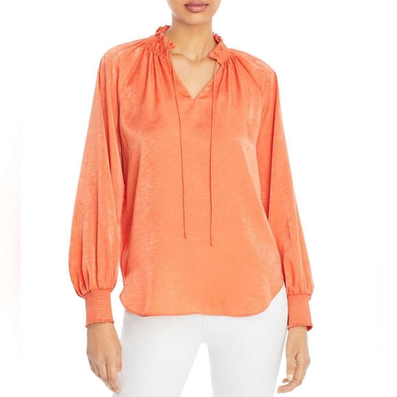 Sophisticated Tahari blouse with silky, flowy material and ruffle neckline - Picture 1 of 10